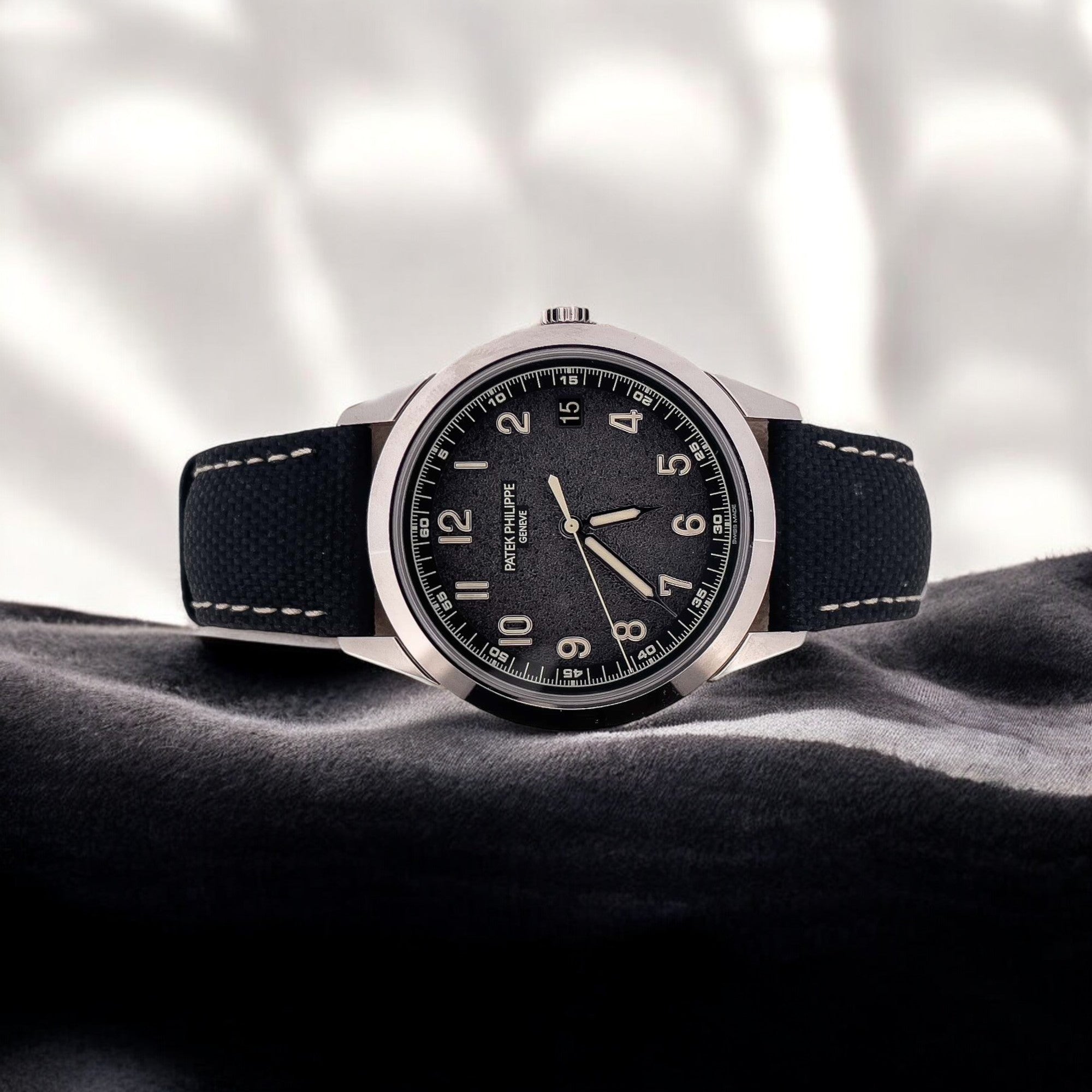 Patek Philippe Calatrava 5226G, 2022