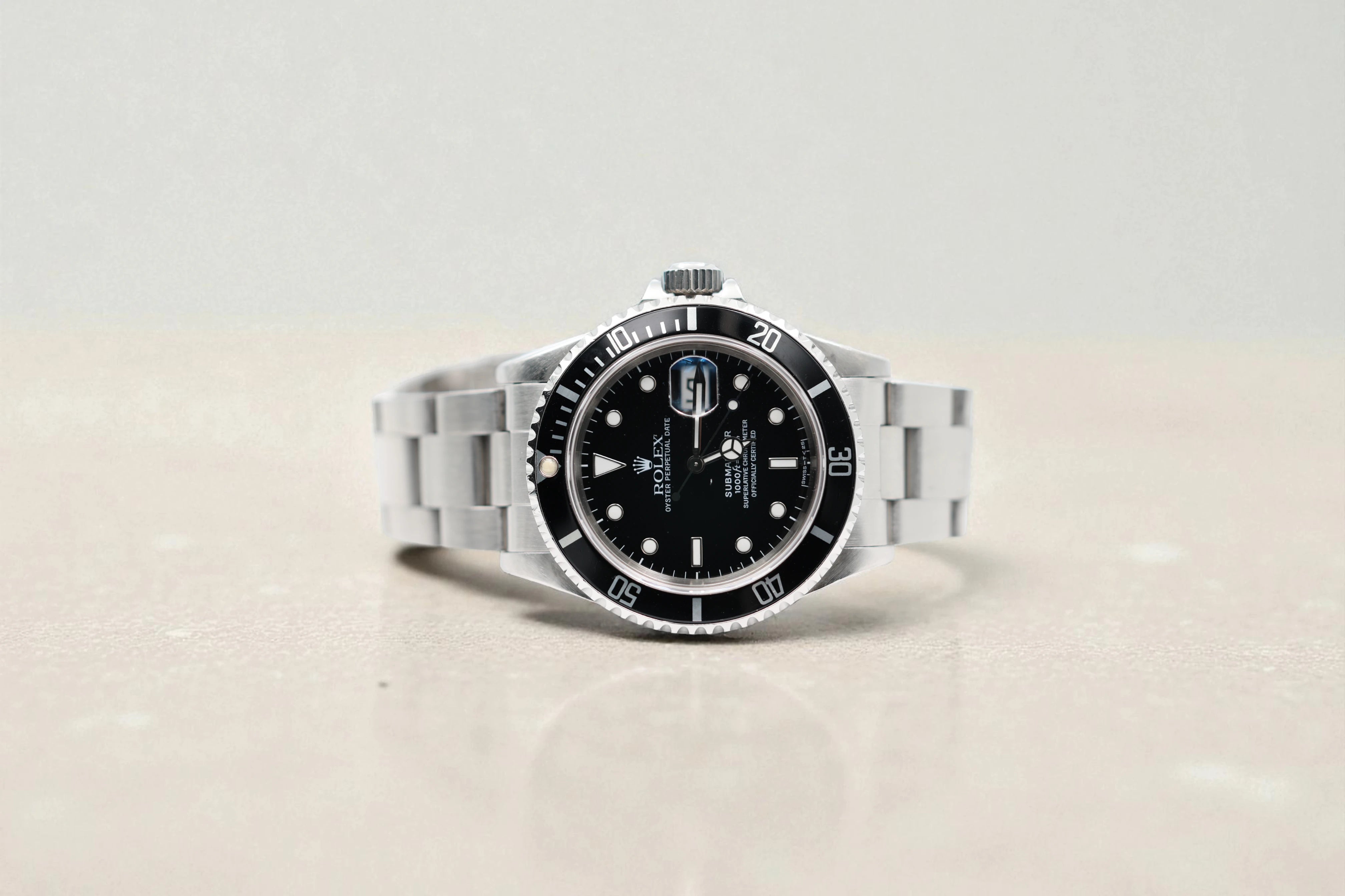 Rolex - Submariner Date - Black Dial - 16610