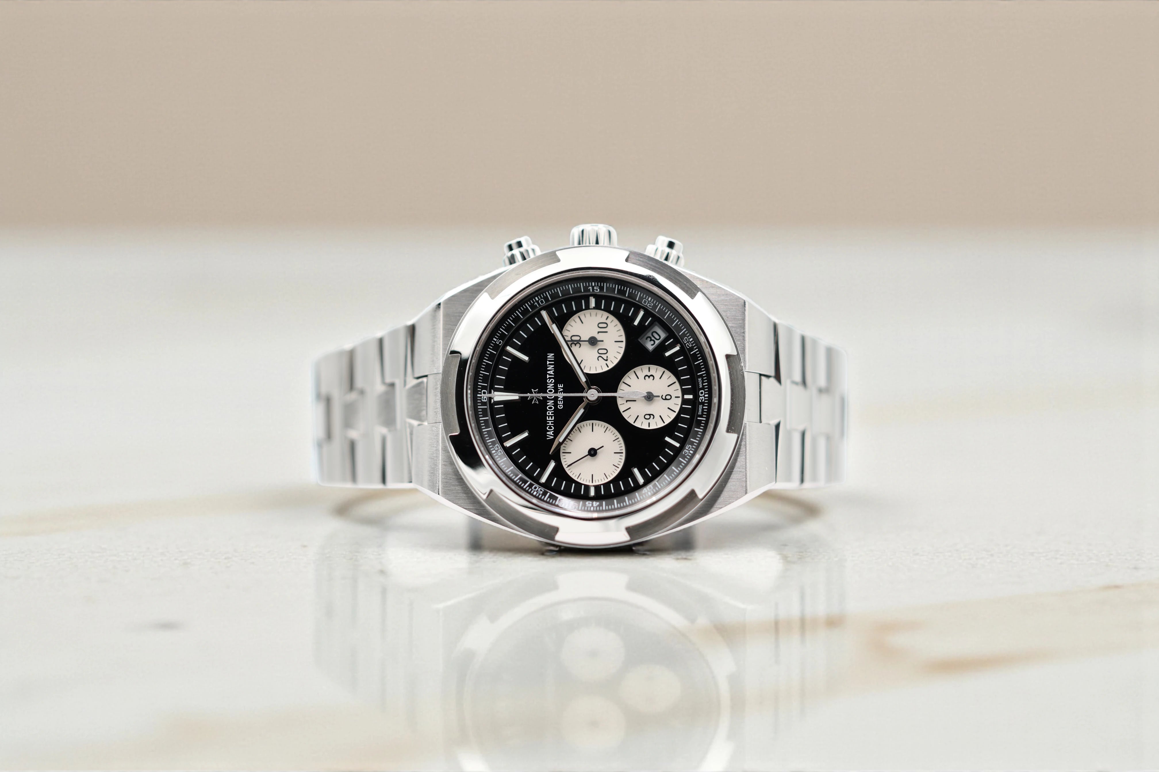 Vacheron Constantin - Overseas - 5500V/110A-B481 - Black Dial -2022