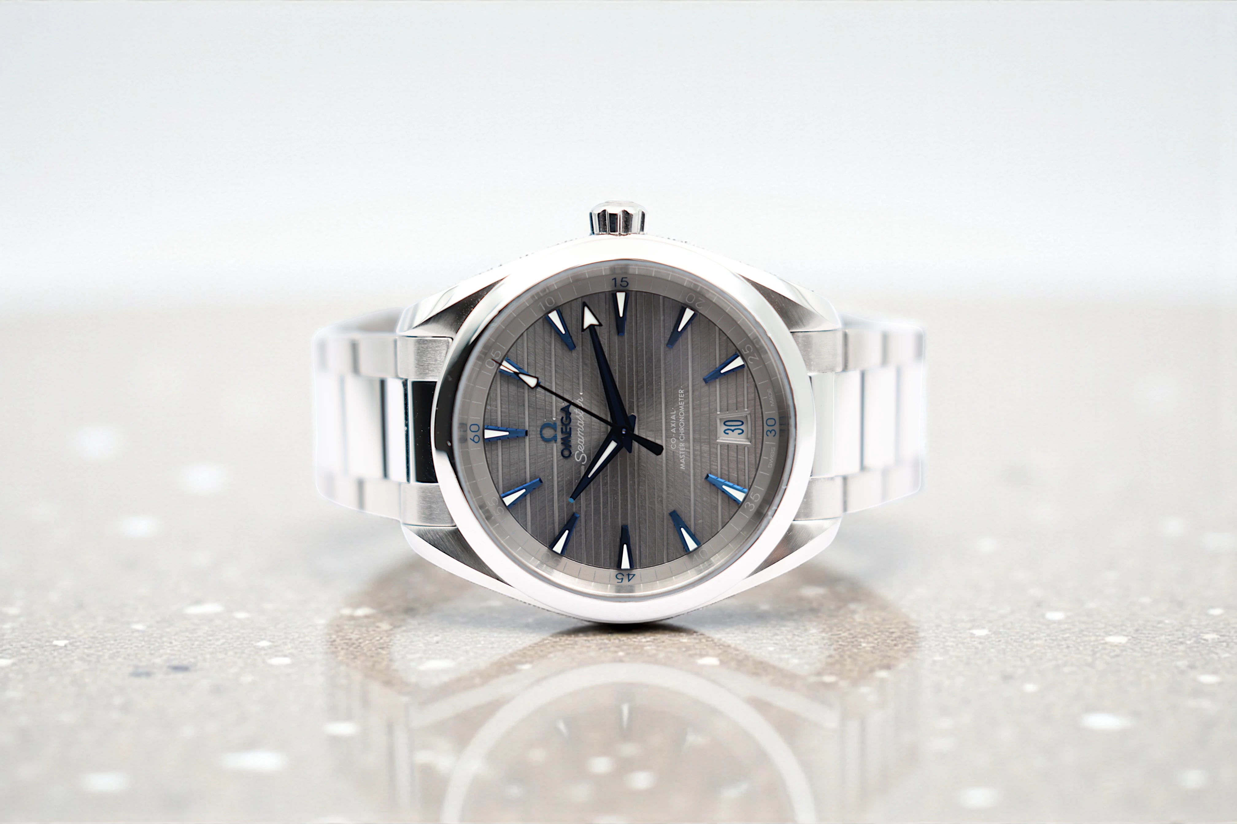 Omega - Seamaster Aqua Terra - Grey Dial - 220.10.41.21.06.001 - 2020