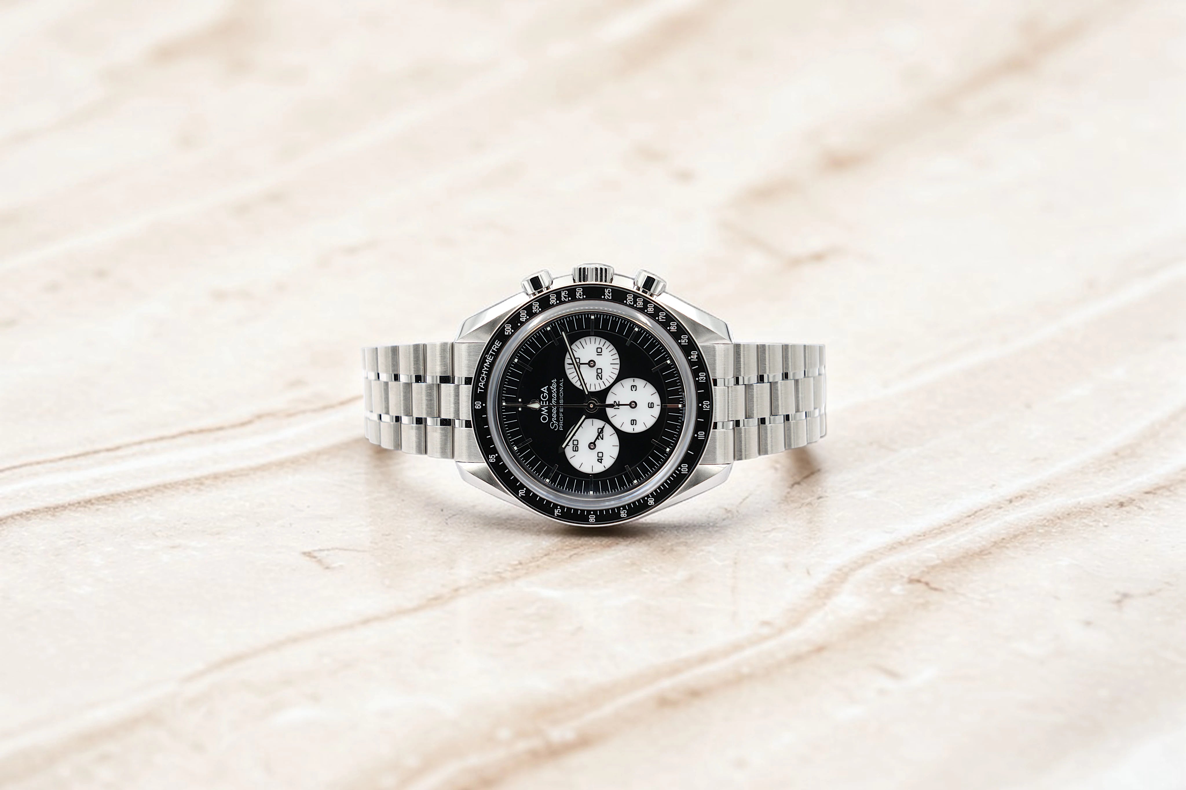 Omega - Speedmaster Professional Moonwatch - "Reverse Panda" - 310.30.42.50.01.004 - 2026
