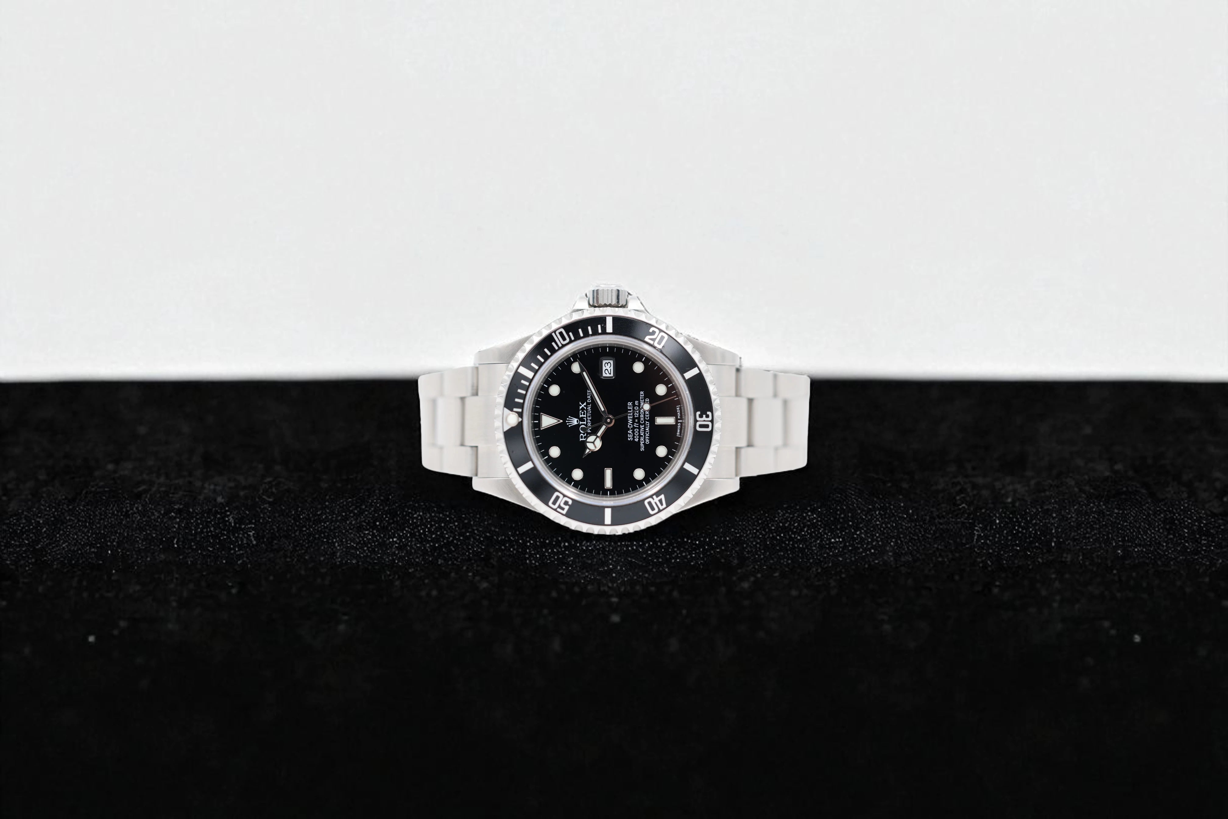 Rolex - Sea-Dweller - Black Dial - 16600